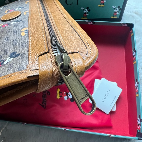 New Gucci X Disney GG Canvas Mickey Mouse Pouch Clutch Bag - Picture 14 of 16